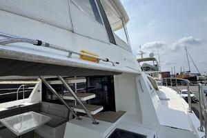 2018 Leopard Power Cat Side Deck with Grab Bars