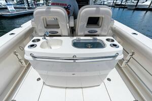 ZOOM 28ft Boston Whaler Yacht For Sale