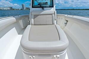 ZOOM 28ft Boston Whaler Yacht For Sale