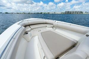 ZOOM 28ft Boston Whaler Yacht For Sale