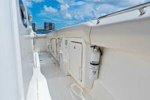 ZOOM 28ft Boston Whaler Yacht For Sale