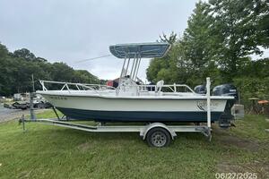22' Twin Vee port profile