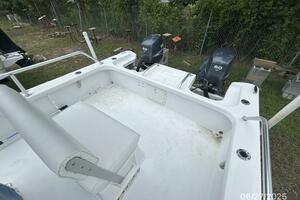 22' Twin Vee cockpit aft1
