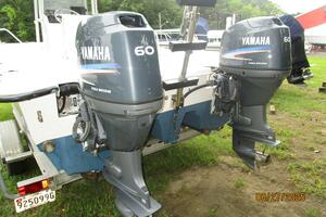 22' Twin Vee outboards2