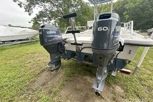 22' Twin Vee outboards1
