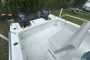 22' Twin Vee cockpit aft2