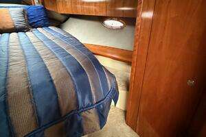2006 Cruisers Yachts 420 Express thumbnail 22
