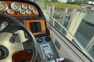 2006 Cruisers Yachts 420 Express thumbnail 6