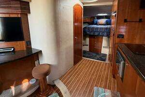 2006 Cruisers Yachts 420 Express thumbnail 25