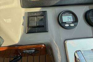 2006 Cruisers Yachts 420 Express thumbnail 11