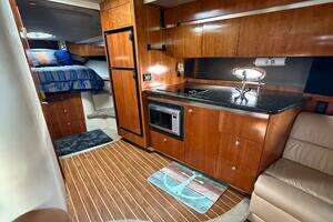 2006 Cruisers Yachts 420 Express thumbnail 20