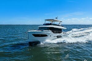 2025 Absolute Navetta 53 - Profile