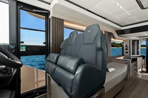 2025 Absolute Navetta 53 - Helm