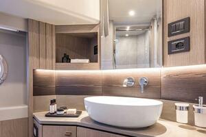 2025 Absolute Navetta 53 - Head