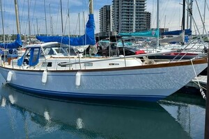 38ft Camper  amp  Nicholsons Yacht For Sale