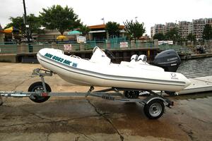 2022 Zodiac Yachtline 360 DL NEO