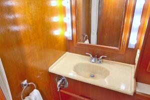 Fishin Post 44ft Post Yacht For Sale