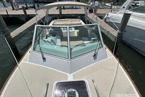 25' Hunt foredeck aft