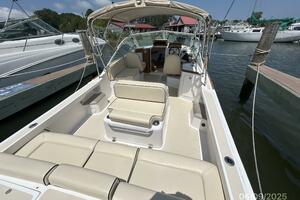25' Hunt cockpit forward