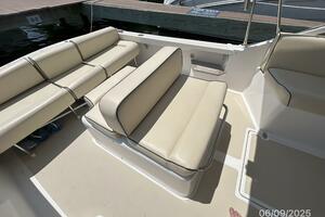 25' Hunt cockpit centerline seating