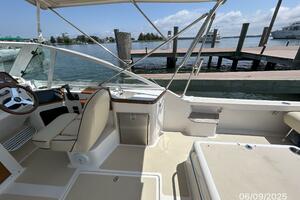 25' Hunt upper deck starboard