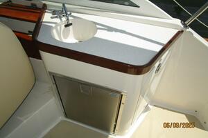 25' Hunt cockpit wetbar