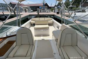 25' Hunt upper deck aft