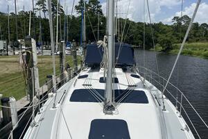 Livin The Dream 41ft Hunter Yacht For Sale