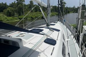 Livin The Dream 41ft Hunter Yacht For Sale