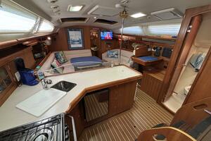 Livin The Dream 41ft Hunter Yacht For Sale