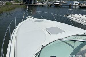 31' Silverton foredeck2