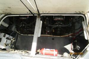 31' Silverton engine room access