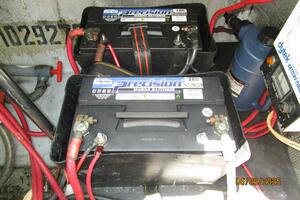 31' Silverton batteries