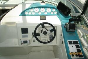 31' Silverton helm2