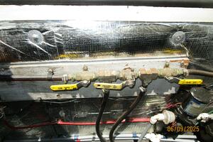 31' Silverton fuel manifold