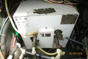 31' Silverton water heater