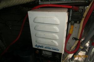 31' Silverton battery charger