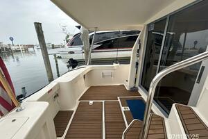 39' Mainship aftdeck port
