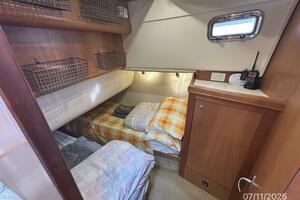 39' Mainship guest stateroom