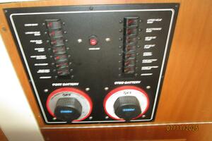39' Mainship electrical panel