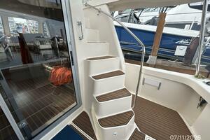 39' Mainship aftdeck-flybridge stairs
