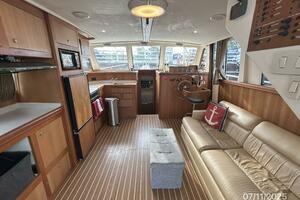 39' Mainship salon forward