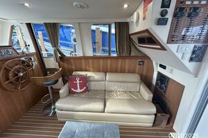 39' Mainship salon starboard