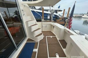 39' Mainship aftdeck starboard