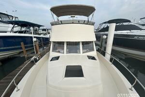 39' Mainship foredeck aft