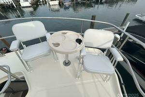 39' Mainship sundeck seating