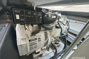 39' Mainship generator1