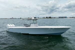 39FT (11.89M) CONTENDER Worth Avenue Yachts