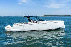 2023 Pardo Yachts 38 thumbnail 1