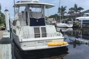 43ft Carver Yacht For Sale